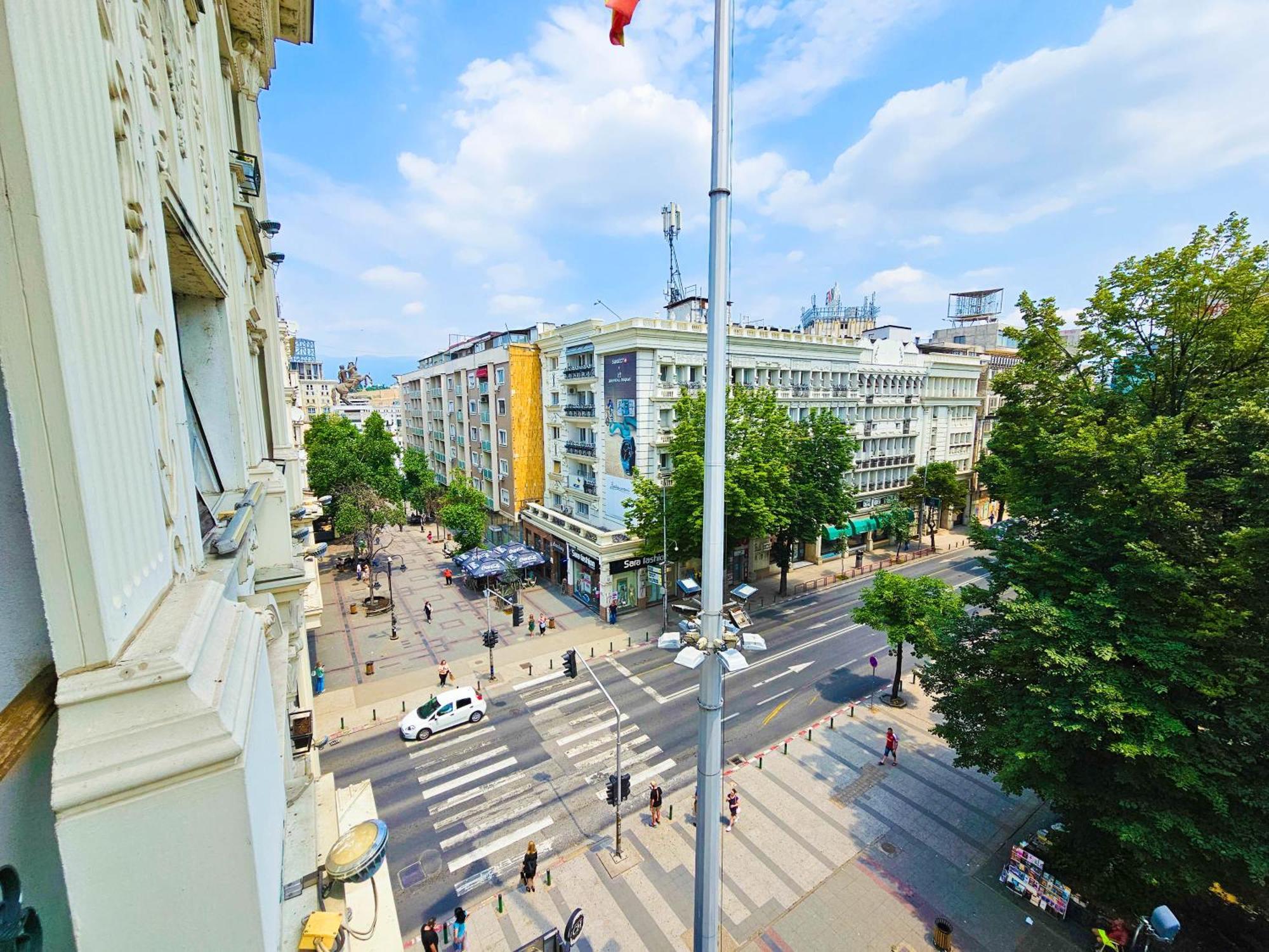 Fantazy Apartment Main Square Skopje Buitenkant foto