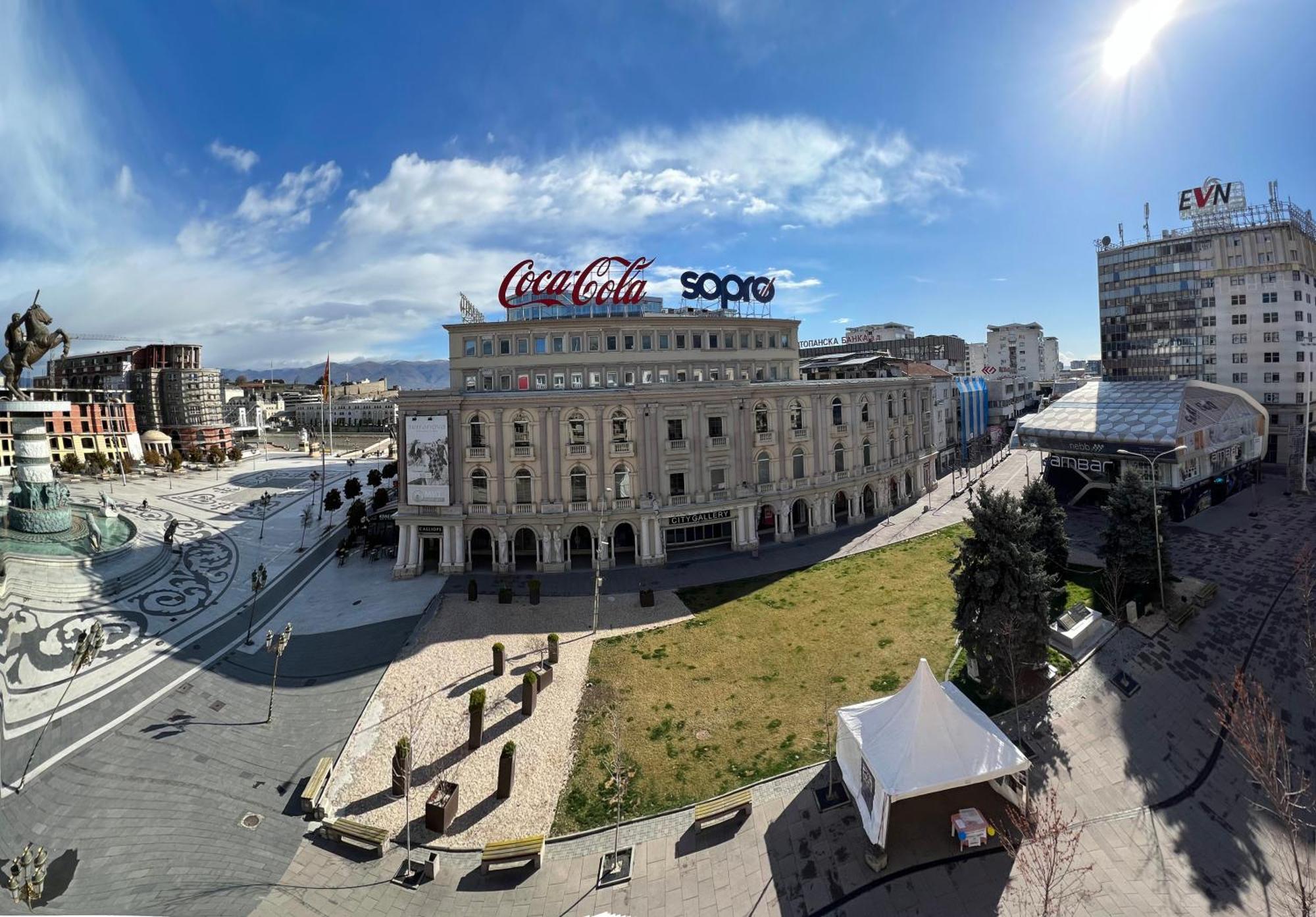 Fantazy Apartment Main Square Skopje Buitenkant foto