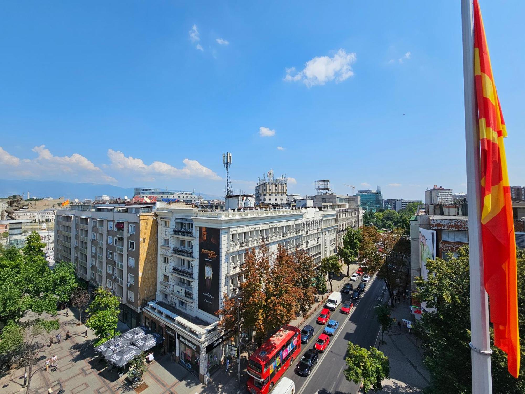 Fantazy Apartment Main Square Skopje Buitenkant foto